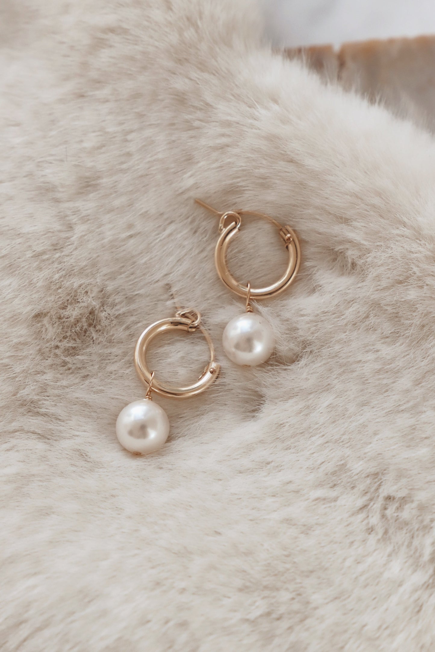 AUDREY PEARL HOOP EARRINGS