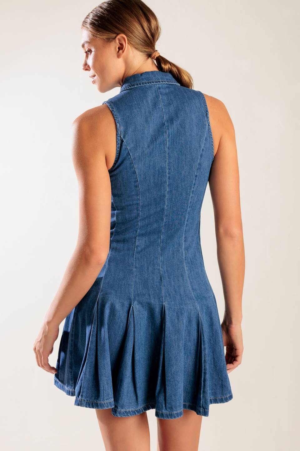 WO ICH SEIN WILL – MINIKLEID AUS DENIM
