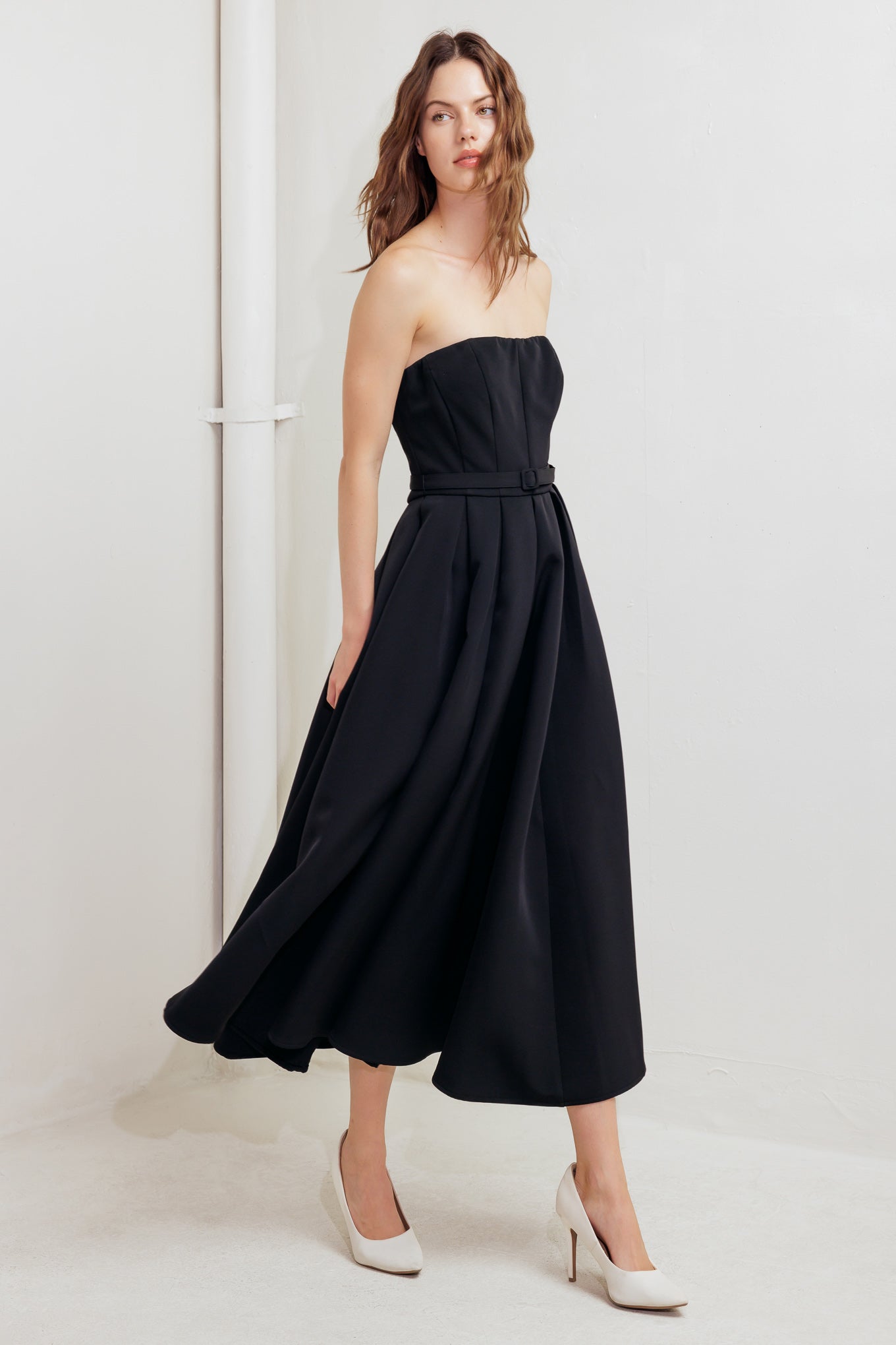 BLACK TIE MUSE STRAPLESS MIDI DRESS