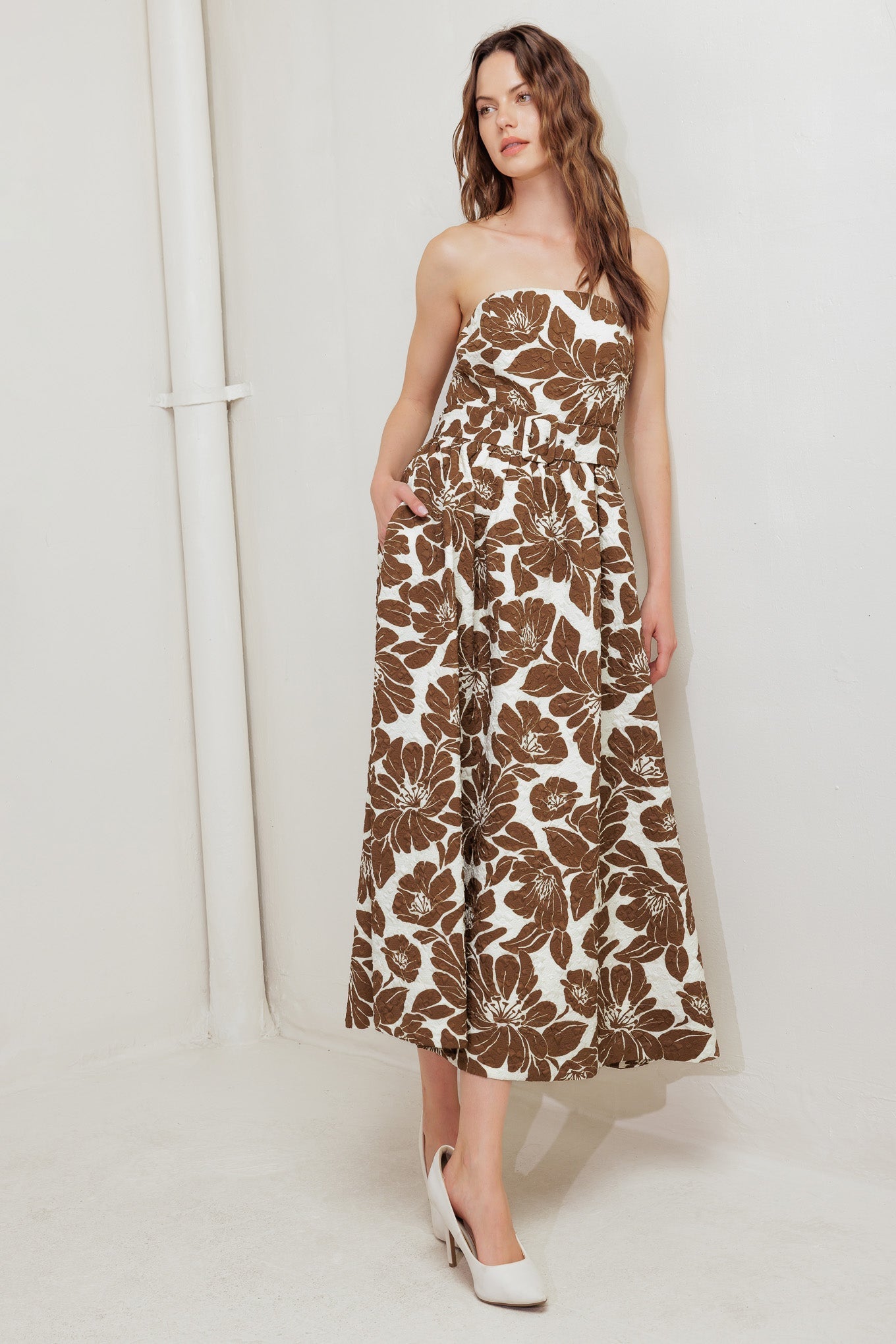 DOVEY TEXTURED FLORAL STRAPLESS MIDI DRESS
