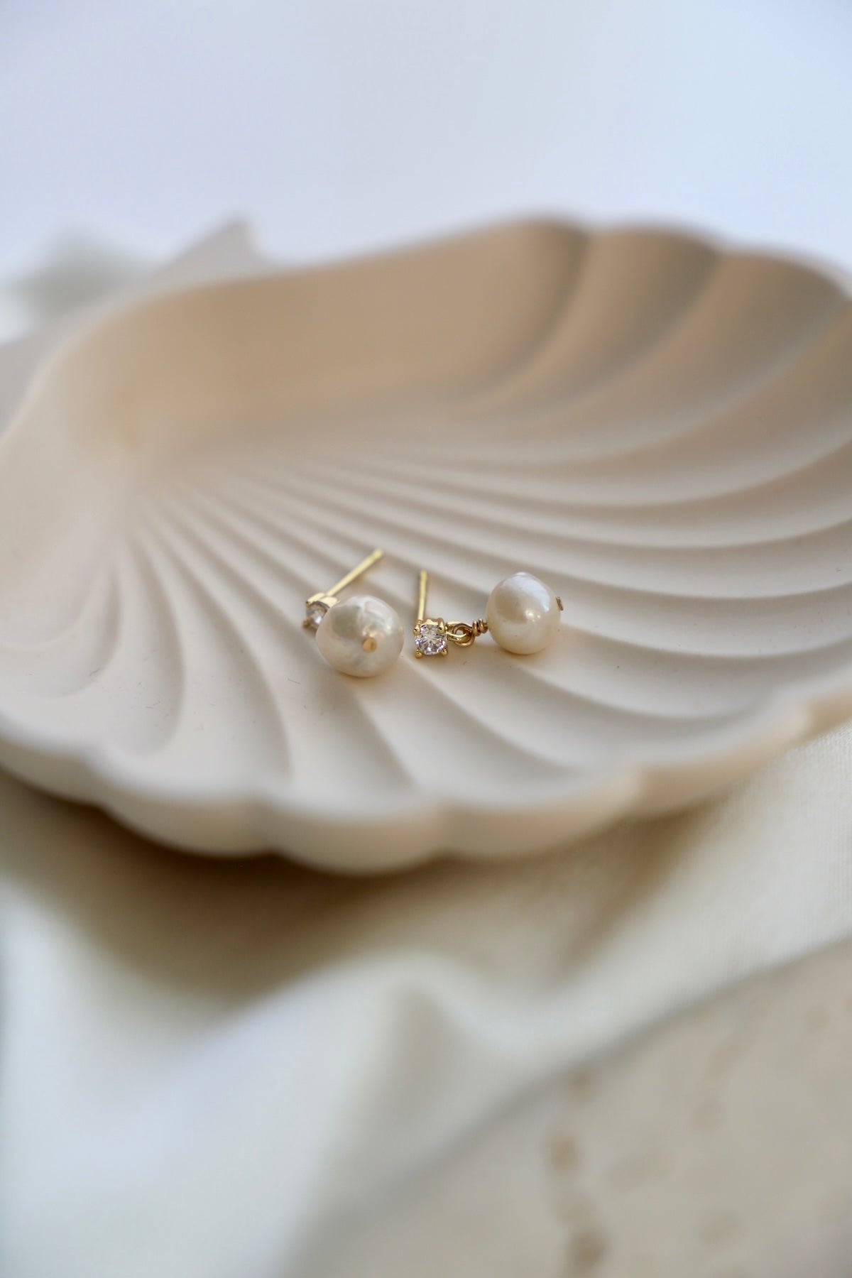 BOUCLES D'OREILLES PENDANTES EN PERLES CZ