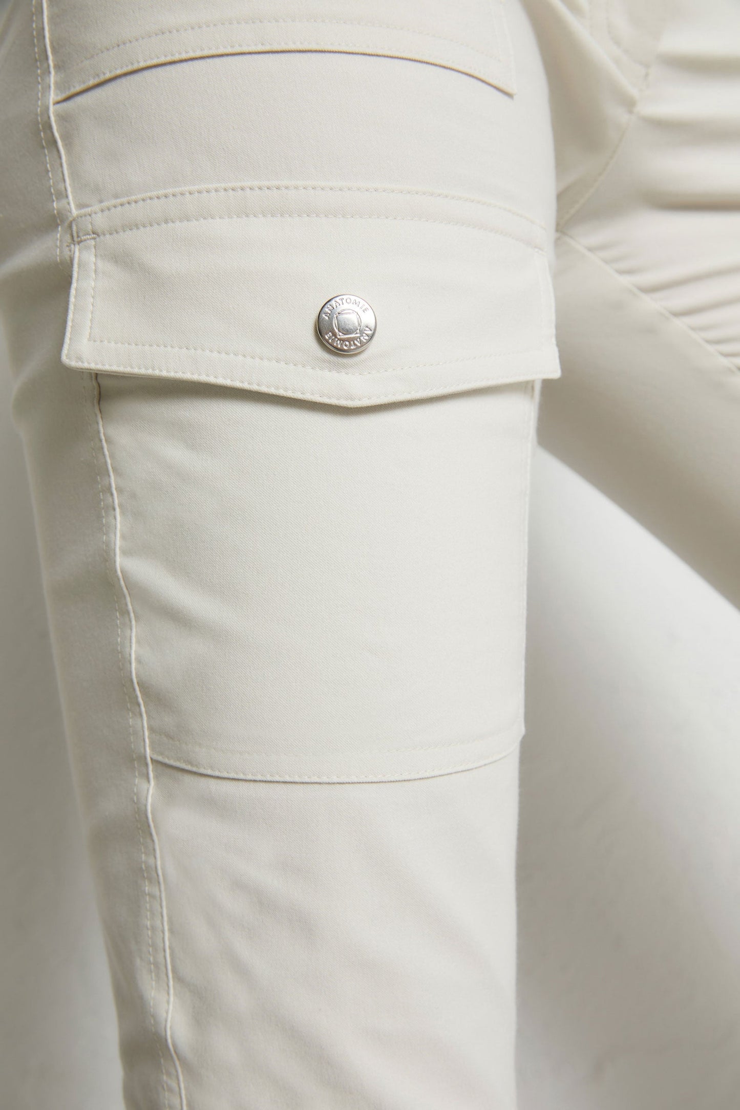 Kate Skinny Cargo Pant in Stone