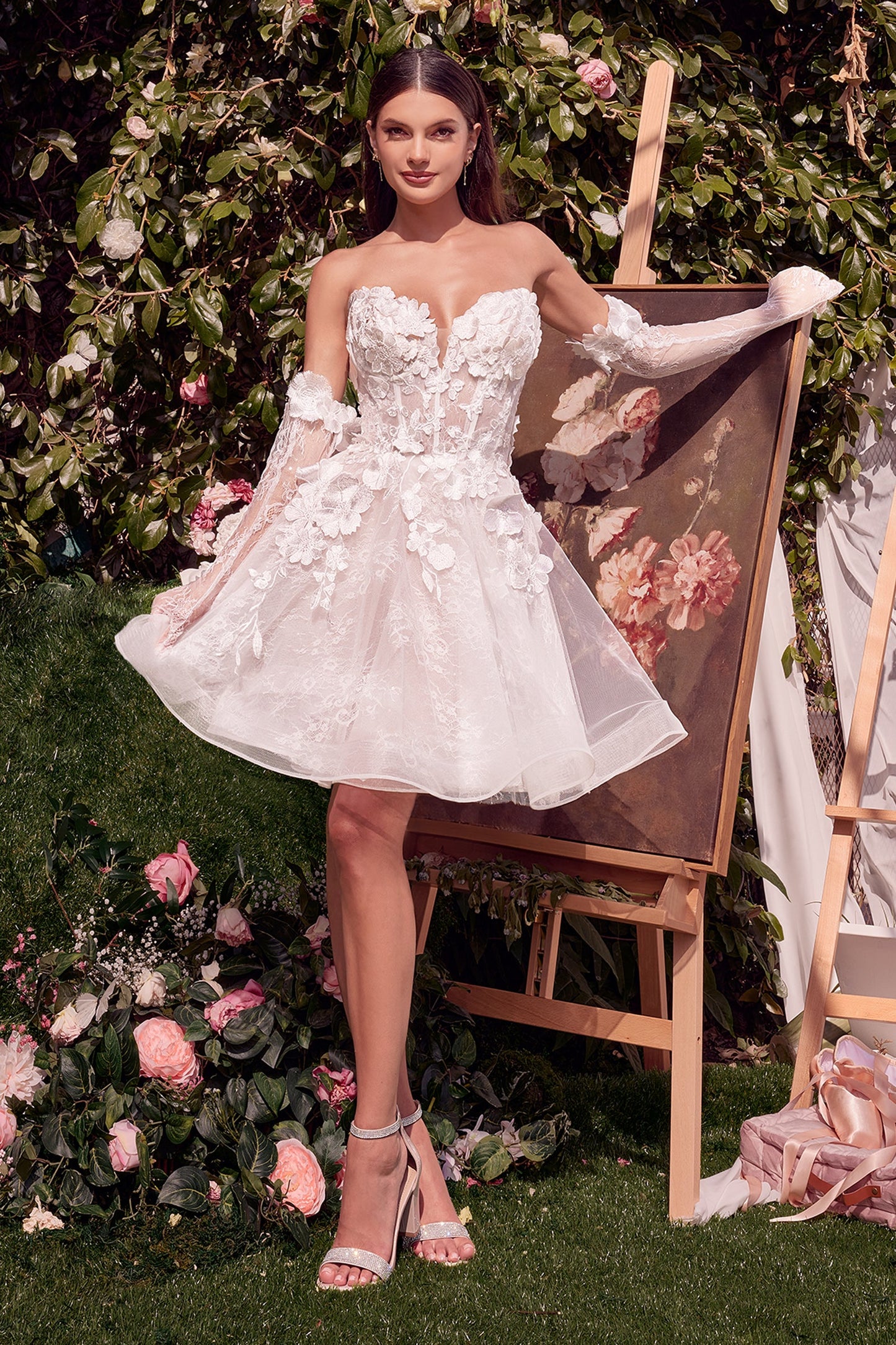 WL020 - Robe de mariée courte à appliqués floraux - Andrea & Leo