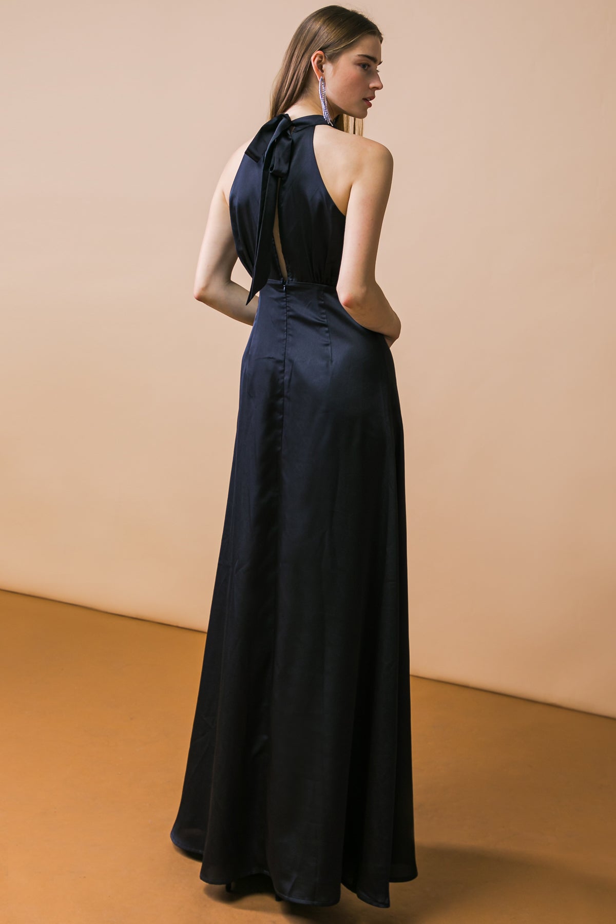 LOOKBOOK FAVORITE - HALTER MAXI DRESS