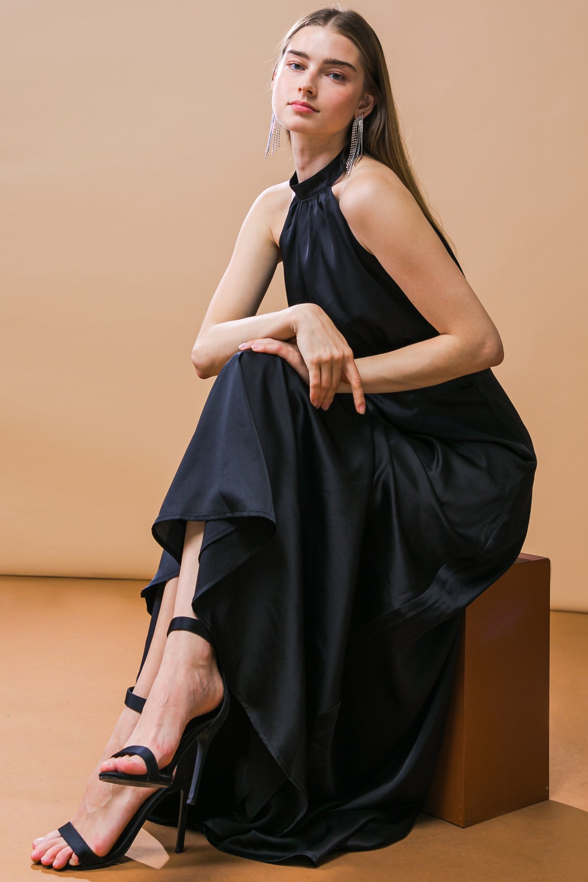 LOOKBOOK FAVORITE - HALTER MAXI DRESS