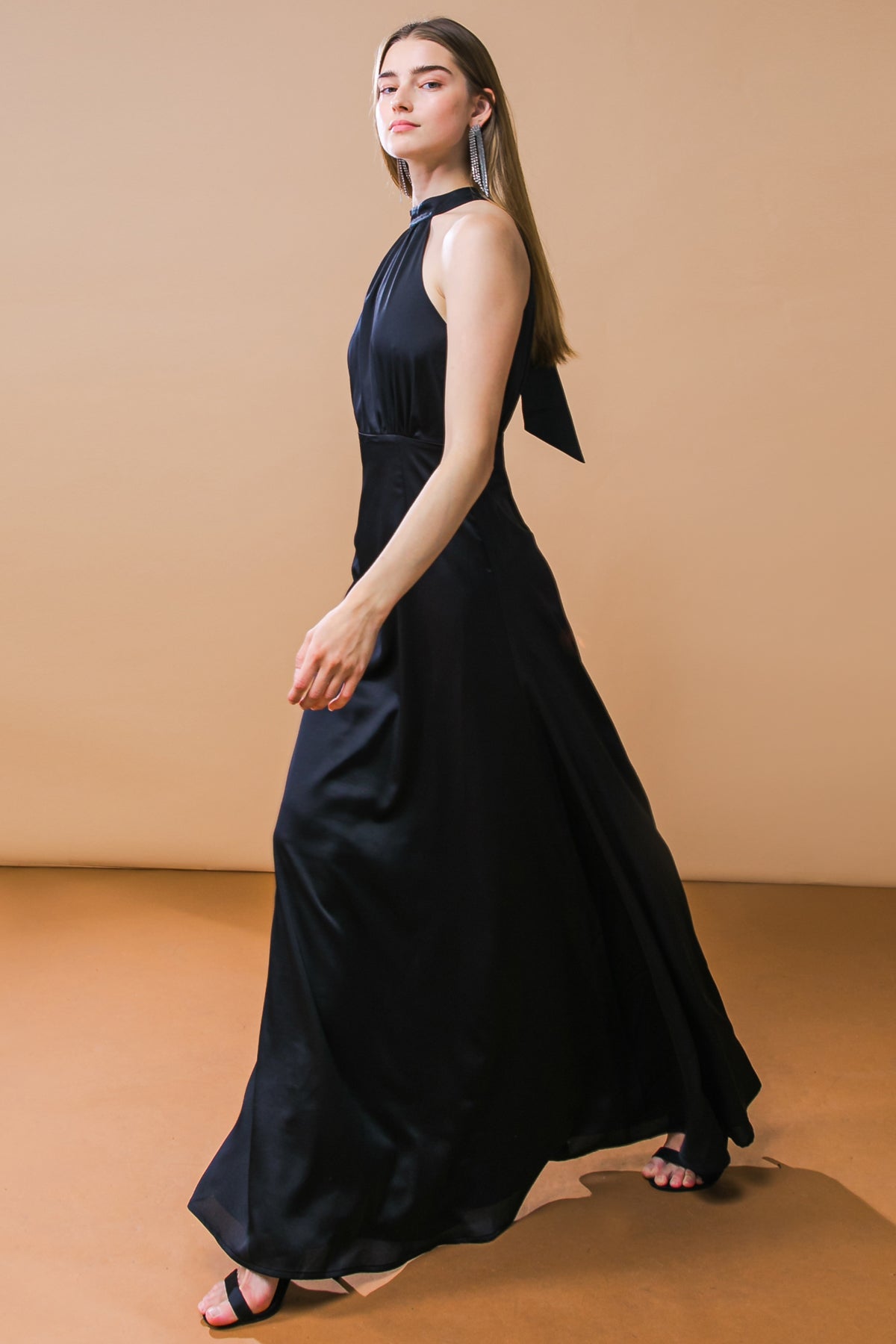 LOOKBOOK FAVORITE - HALTER MAXI DRESS