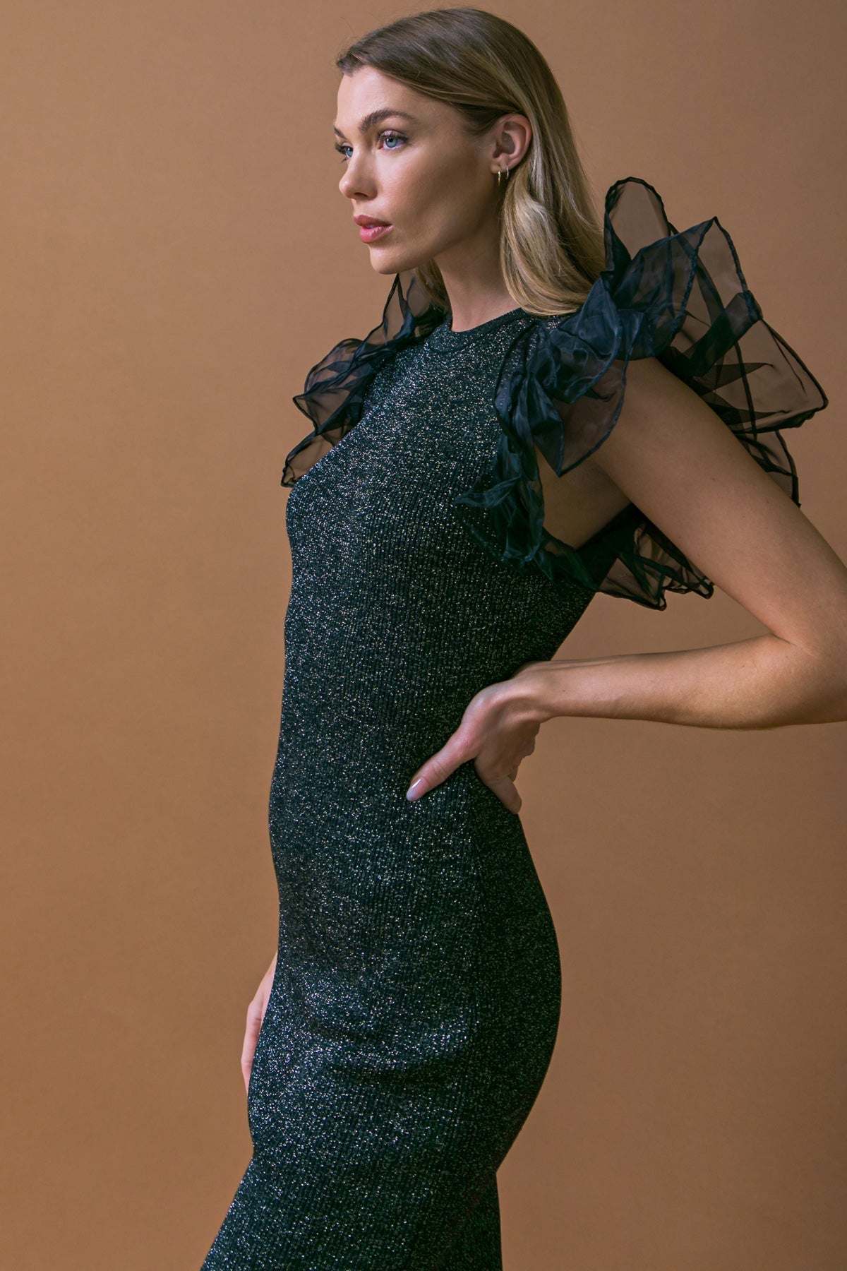 CECI EST VOTRE SIGNE – ROBE MIDI EN MAILLE MÉTALLIQUE