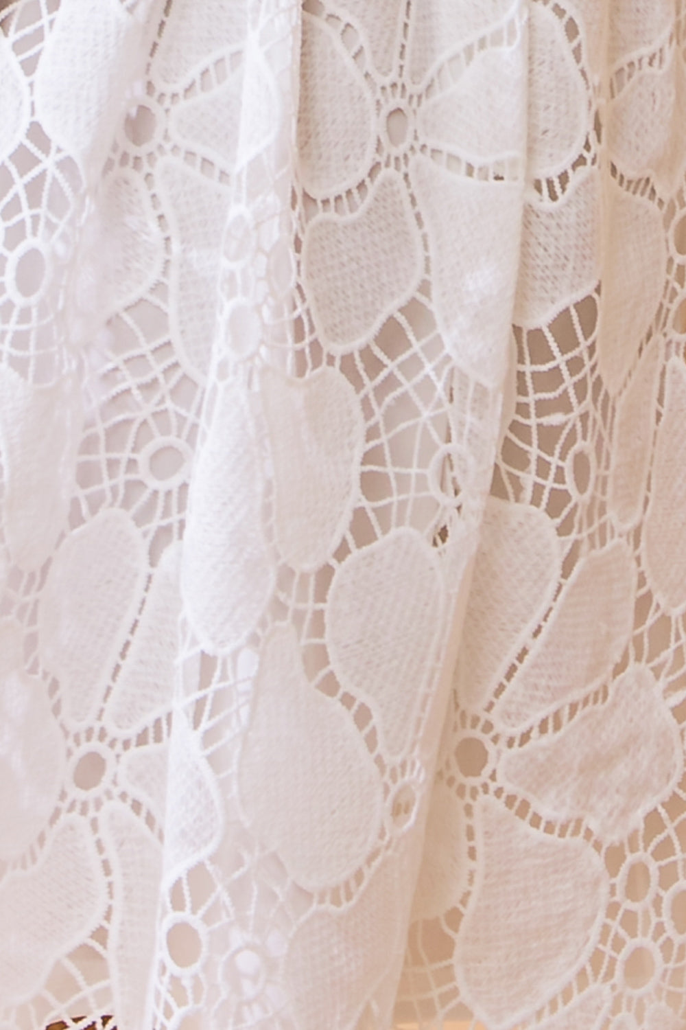 WHITE STRAPLESS FLORAL LACE MINI DRESS