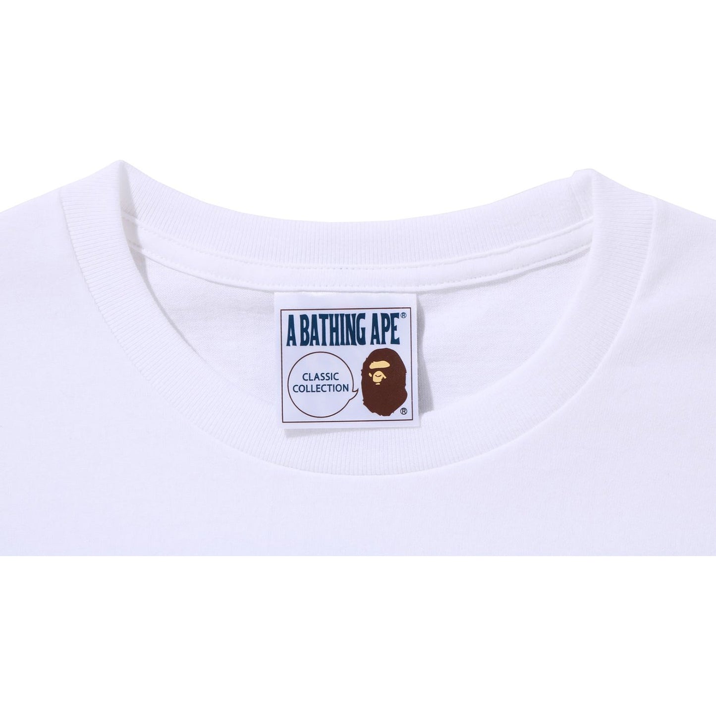 A BATHING APE LETTERED L/S TEE HERREN