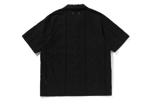 Chemise à manches courtes à col ouvert et broderie pour homme
