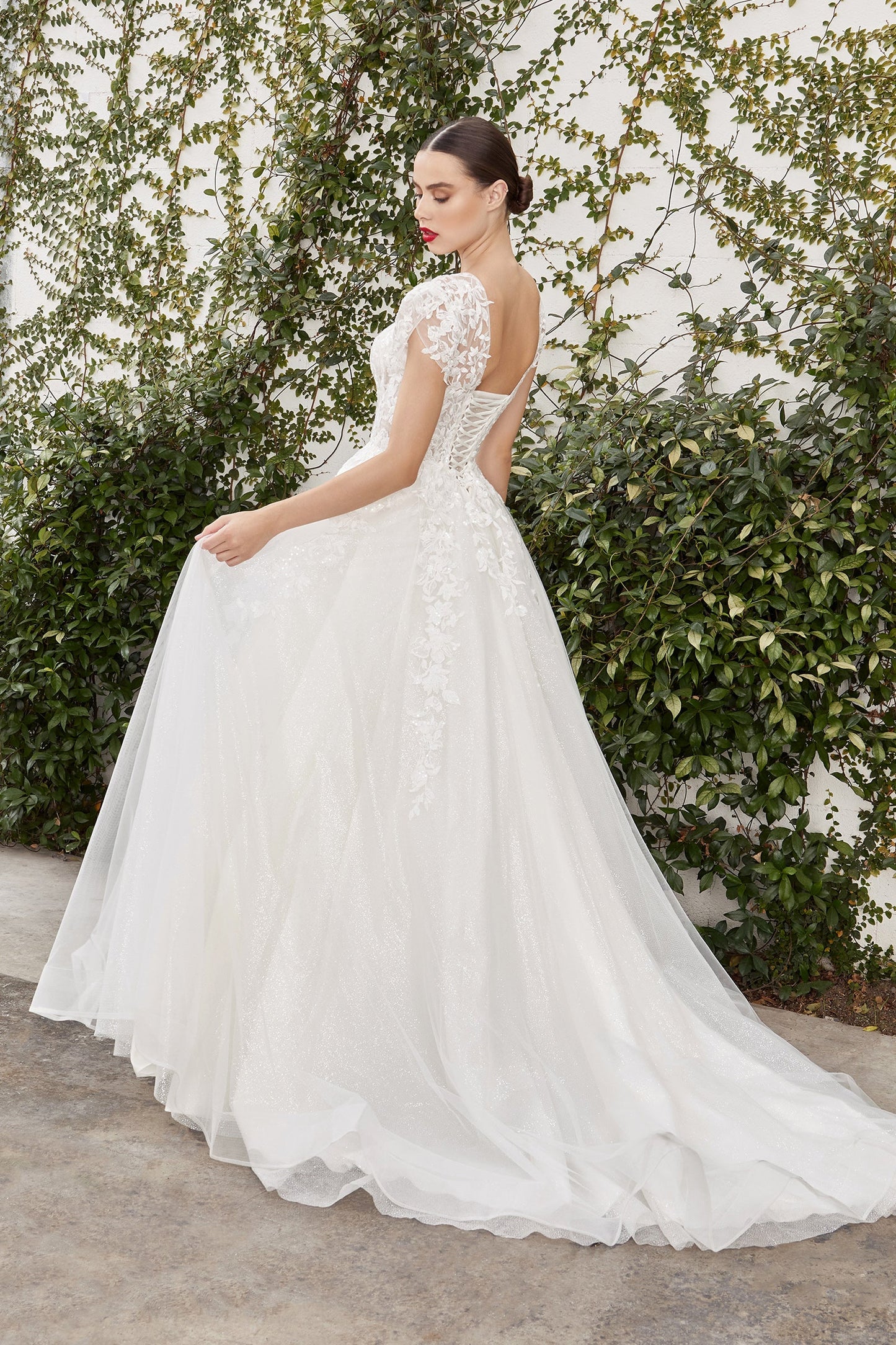 A1082W - ROBE DE BAL EN DENTELLE À MANCHES COURTES CATHERINE - Andrea &amp; Leo