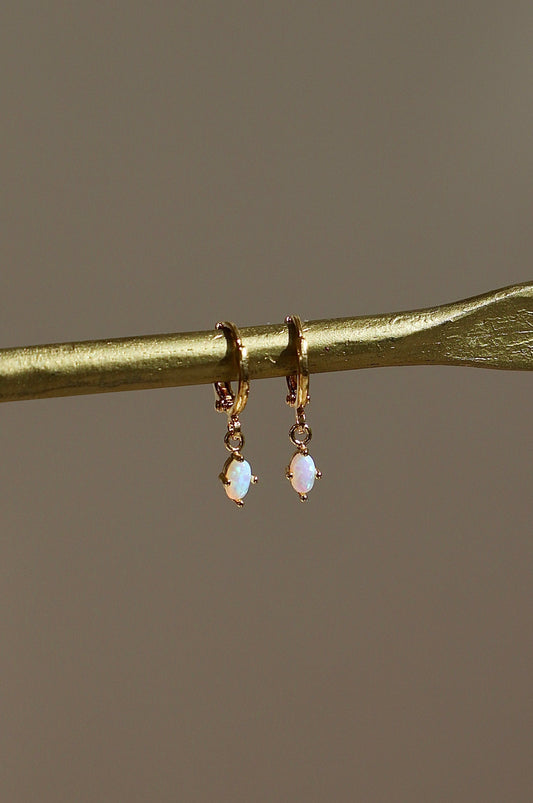 MINI BOUCLES D'OREILLES OVALES EN OPALITE