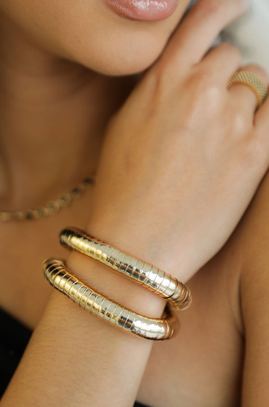 Ensemble de bracelets extensibles en or liquide 