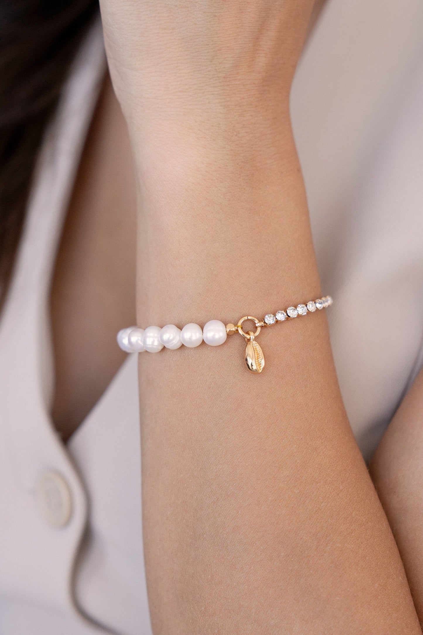 Pearl and Crystal Shell Bracelet