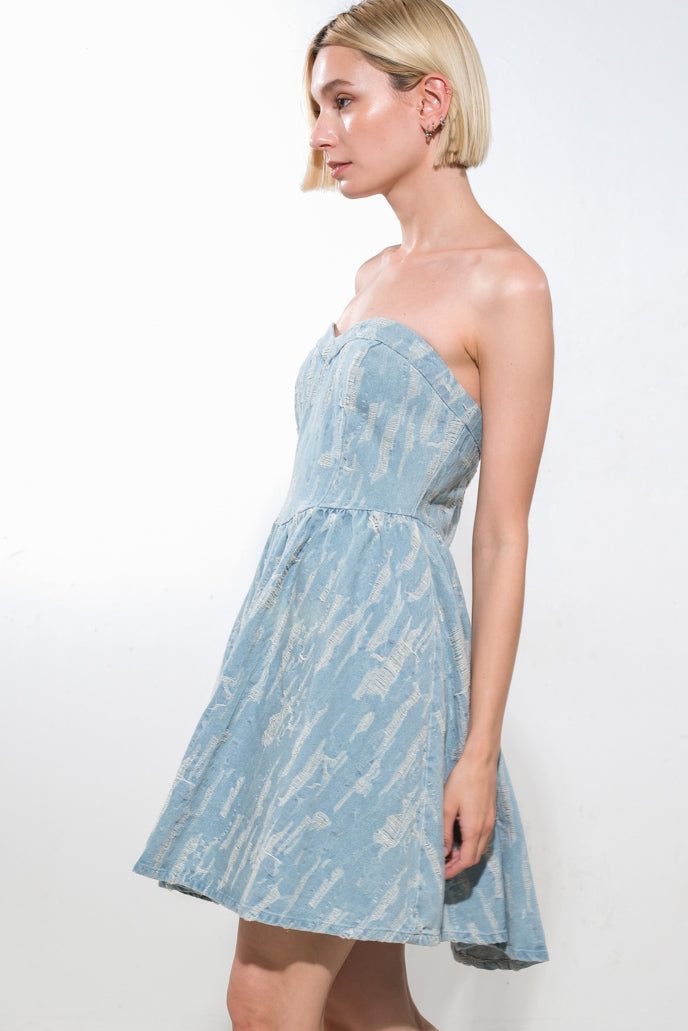 ROADTRIP REBEL – MINIKLEID AUS DISTRESSED-DENIM