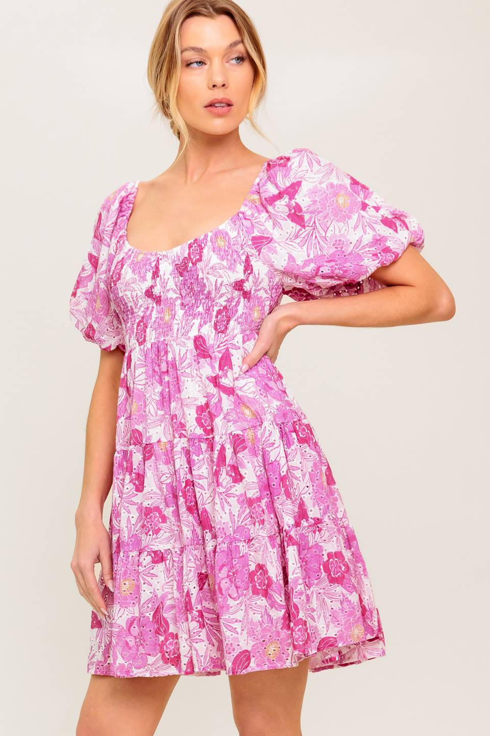 MINI-ROBE À ŒILLETS PRETTY IN PINK