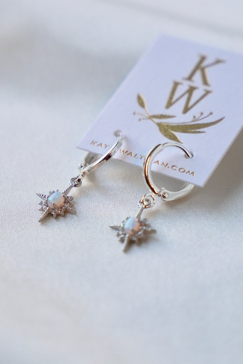 Boucles d'oreilles créoles étoile en opalite argentée