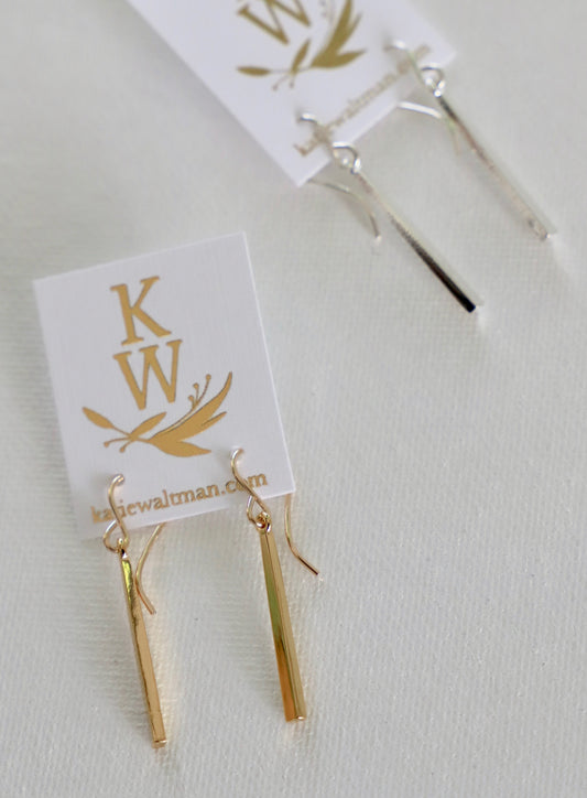 KLEINE OHRRINGE MIT STAB