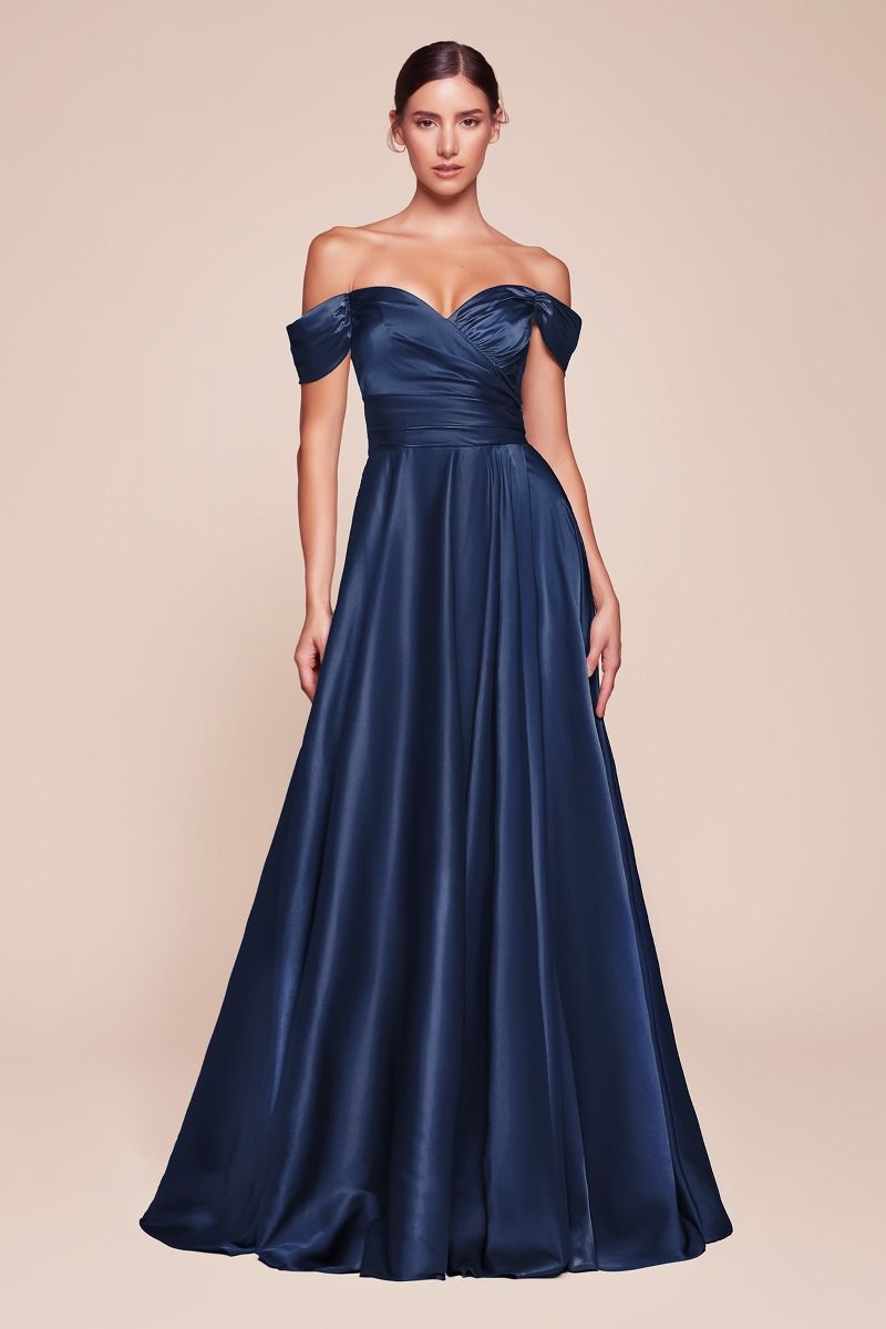 ROBE JILLIAN - BLEU MARINE - ROBE LIGNE A EN SATIN DOUX À ÉPAULES DÉNUDÉES
