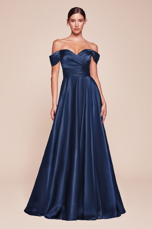 ROBE JILLIAN - BLEU MARINE - ROBE LIGNE A EN SATIN DOUX À ÉPAULES DÉNUDÉES