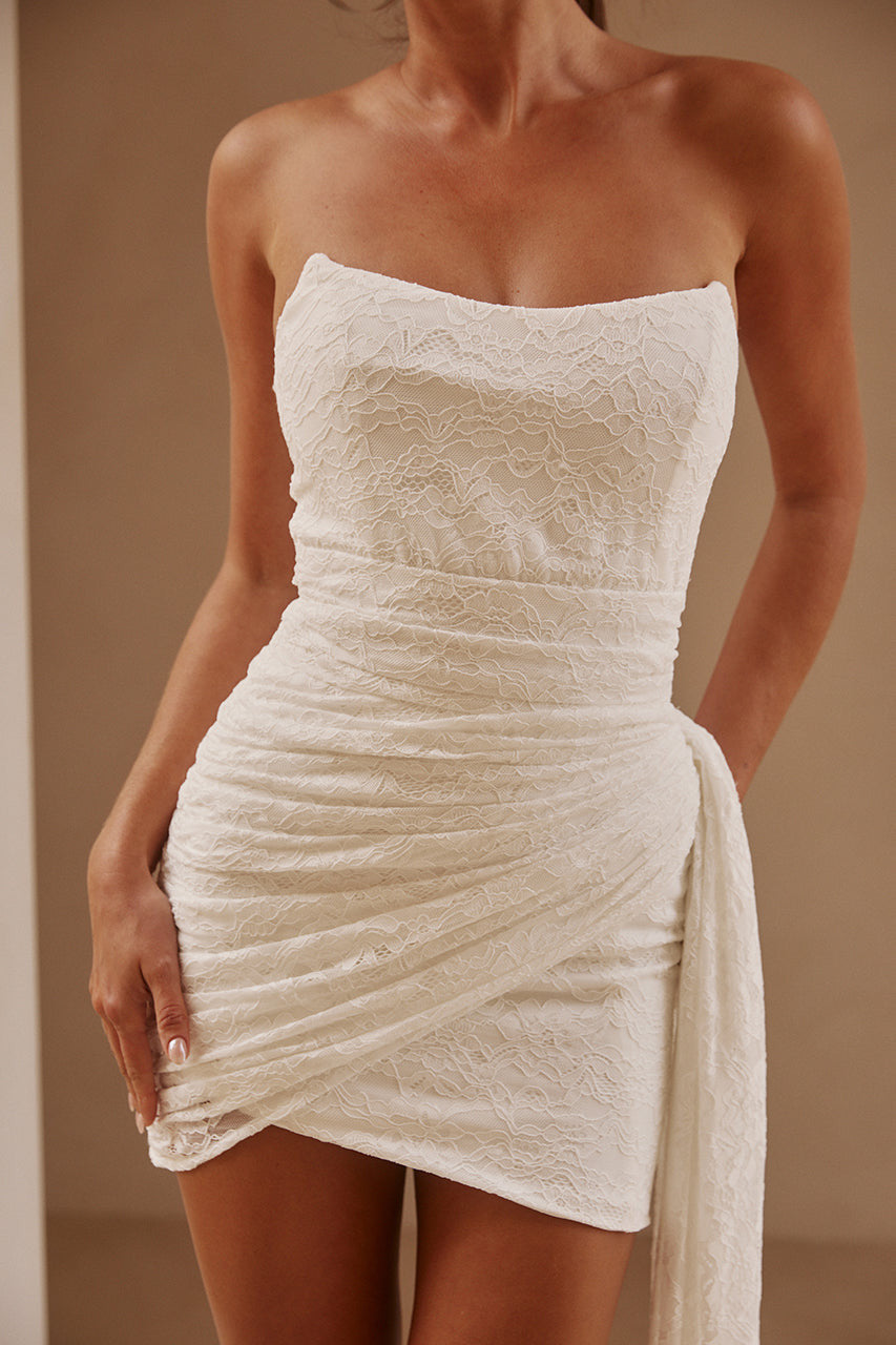 Mini-robe en dentelle - Blanche