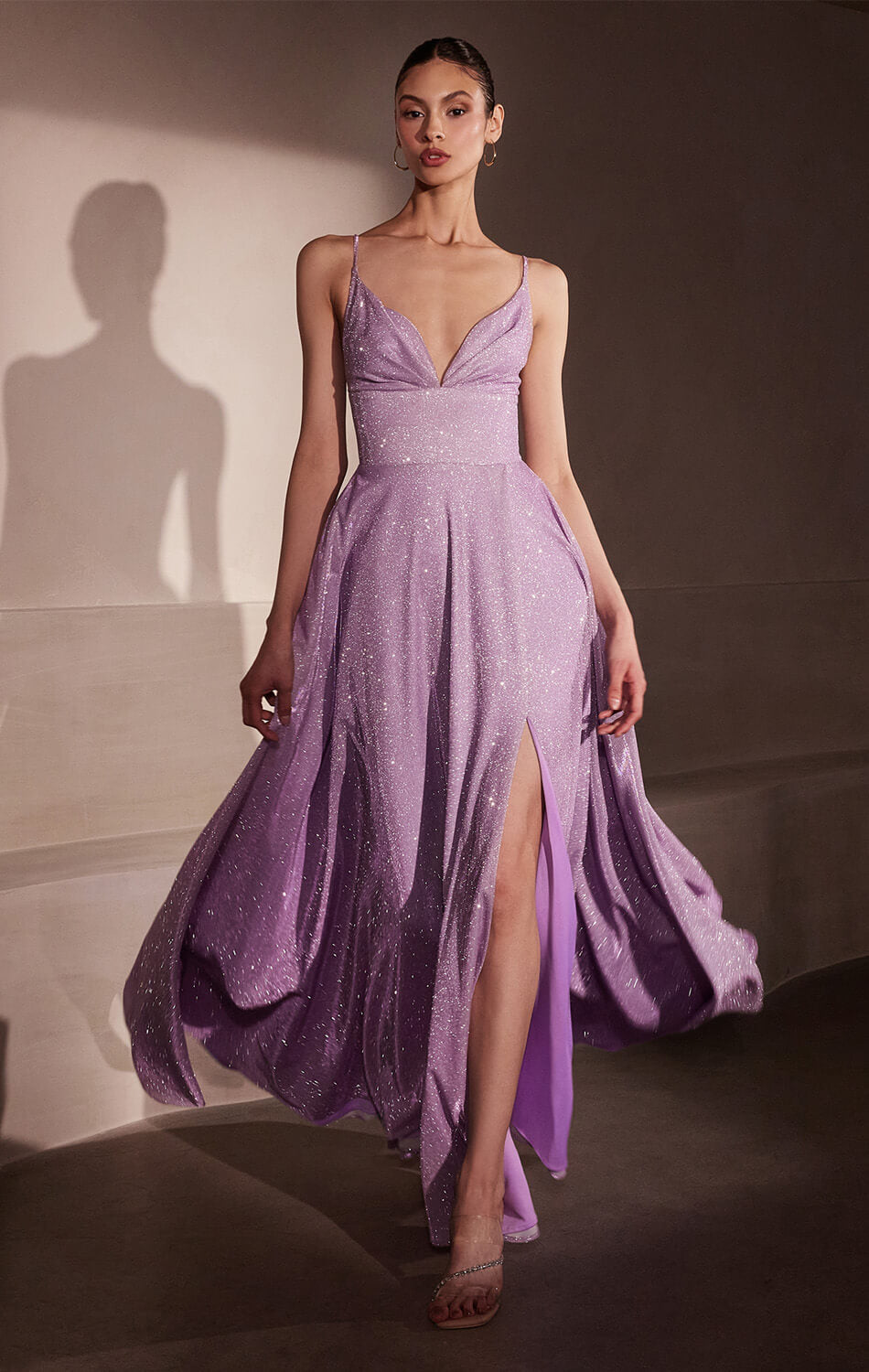 Robe Gwendolyn – Robe de soirée trapèze scintillante avec dos lacé