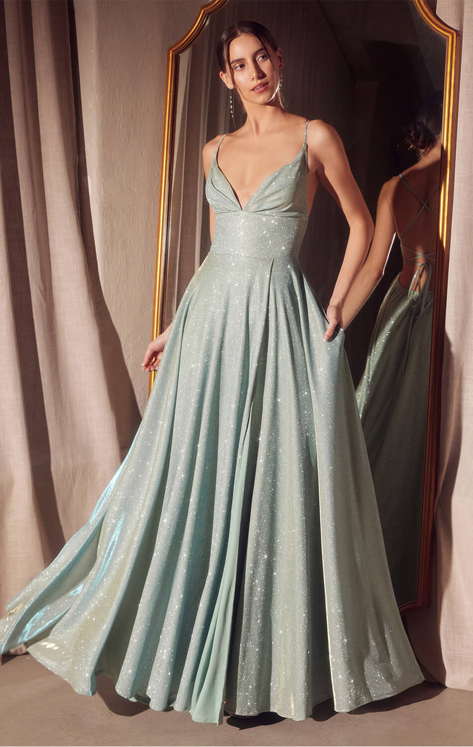 Robe Gwendolyn – Robe de soirée trapèze scintillante avec dos lacé