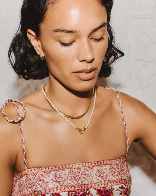 Iconic In Good Hands Necklace Set