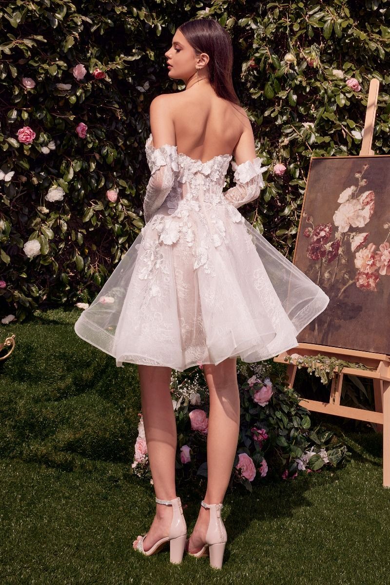 WL020 - Robe de mariée courte à appliqués floraux - Andrea &amp; Leo